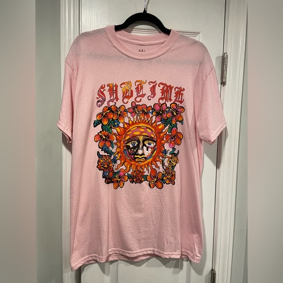 NWOT Sublime Size M Pink Short Sleeve Crew Neck Tee Shirt Endless Petals Sun - Picture 1 of 10
